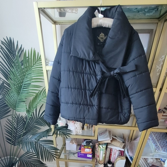 NWT Nasty Gal Cropped Puffer Jacket in Black - Women's Size Large - Picture 2 of 8